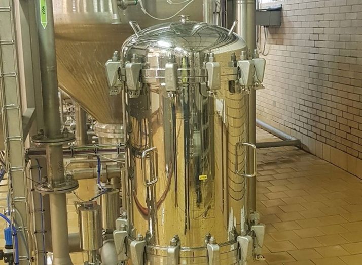 The open PF-EG stainless steel housing